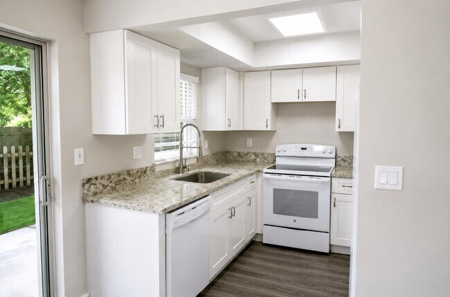 Photo - 2120 NE 41st St Unidad D