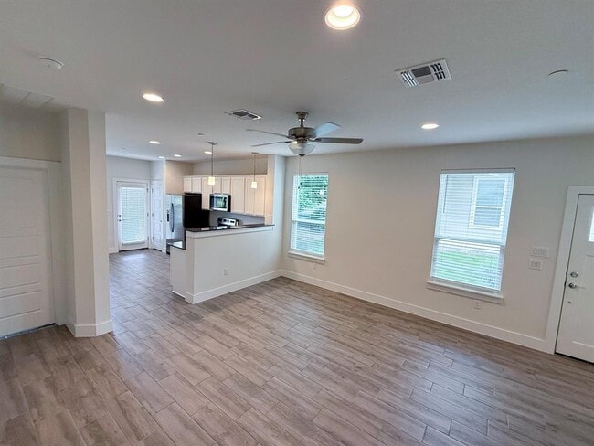 Photo - 1718 Roseburg Dr Unit 83