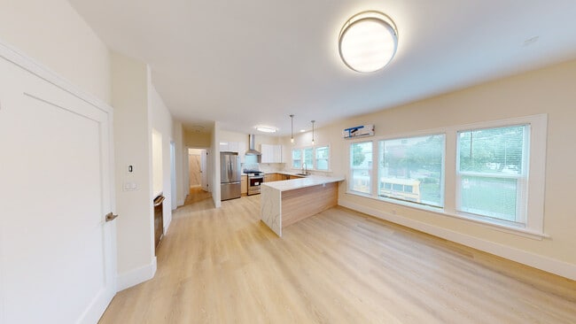 Photo - The Siegel Apartments