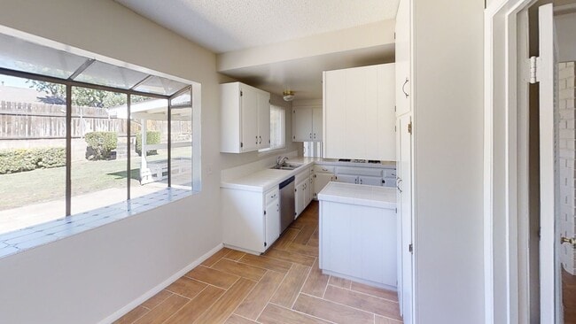 Photo - Spacious 4 bedroom 2.5  Bath Calimesa Home!