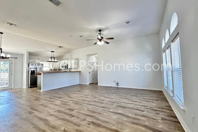 Photo - 2426 Houston Cir