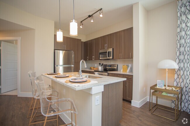 2BR, 2BA - 968SF - B1 Model