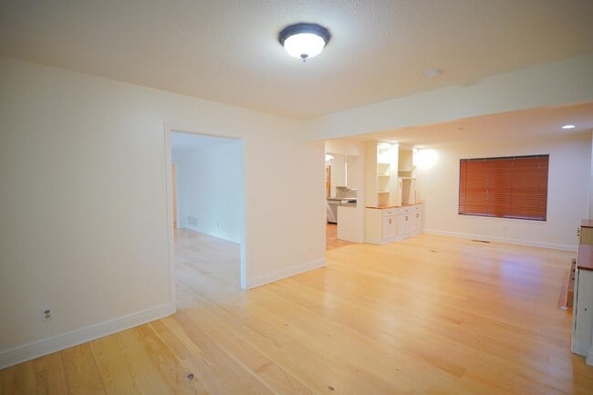 2328 Armistead Rd