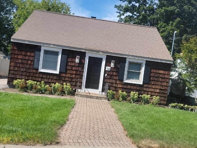 12 Taylor St