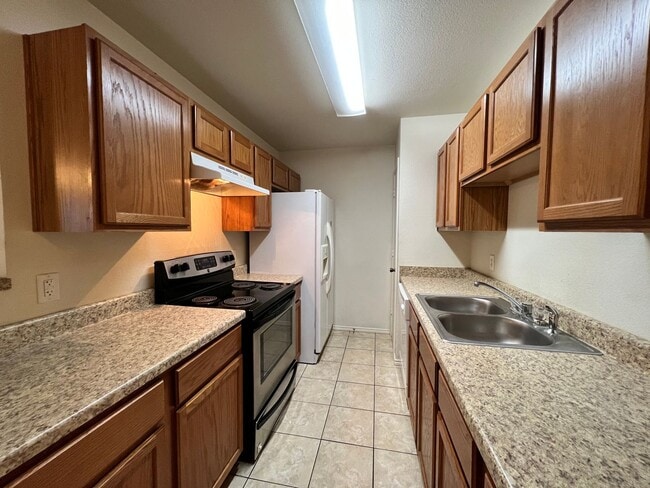 Photo - 6210 Temora Loop Unidad 6210-B Temora Lp, KI