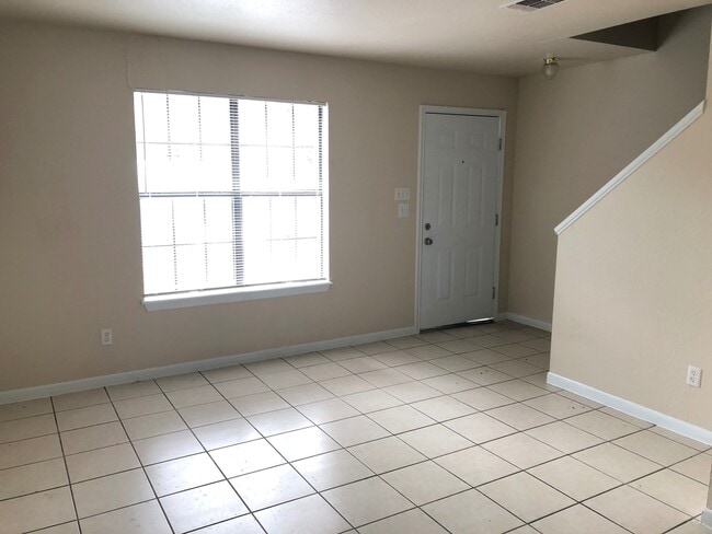 Photo - 7547 Windsor Oaks
