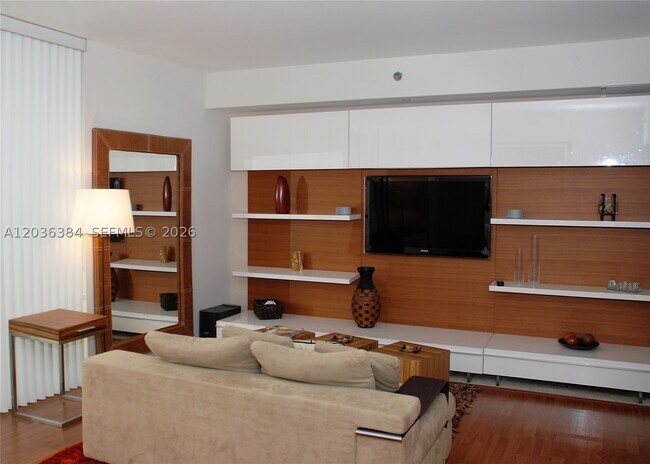 Building Photo - 50 Biscayne Blvd Unit 2109