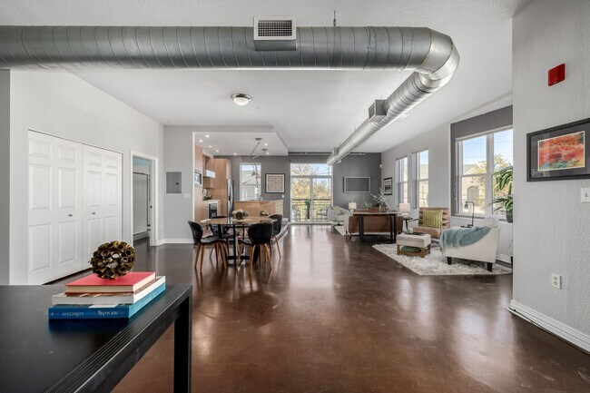 Photo - One bedroom, two bath corner unit in Baker with two balconies Unidad 204