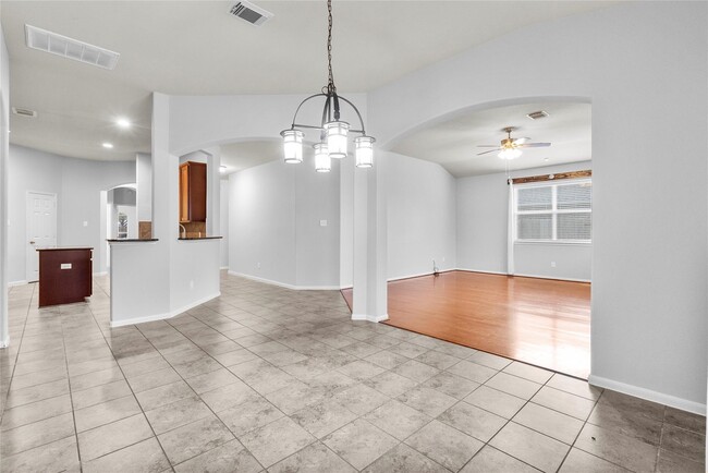 Building Photo - 6126 Bradford Ln