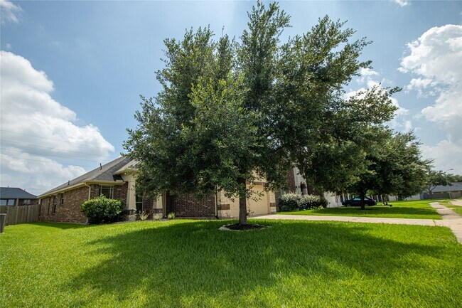 Photo - 23611 Starbridge Lake Ln