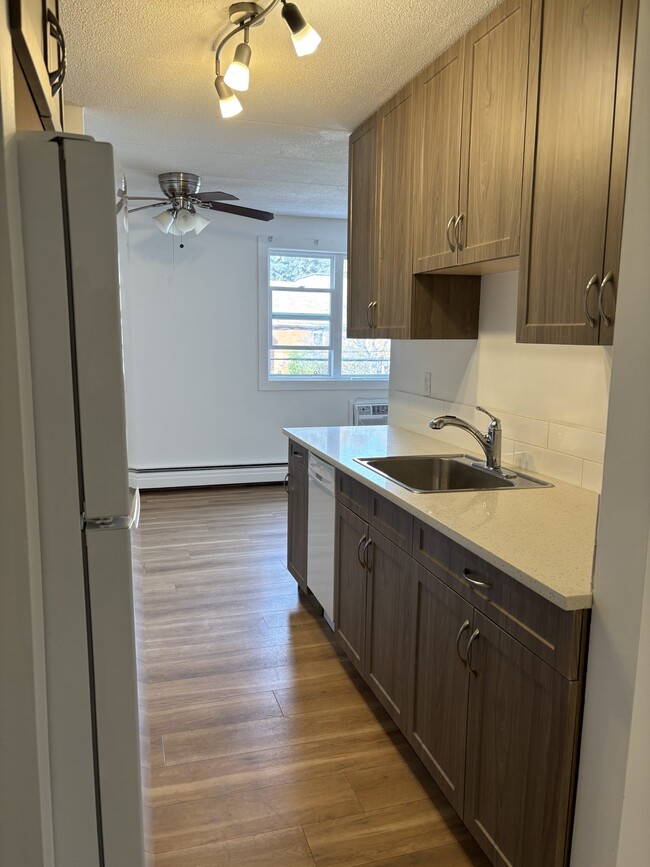 Photo - 2218 Halifax St