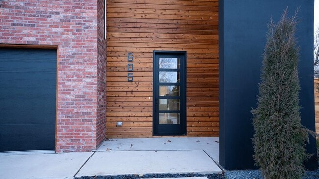 Photo - 605 N Idaho Ave