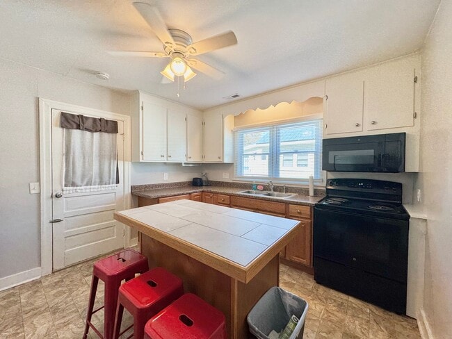 Photo - Fully Furnished/All Inclusive Rancher Near...