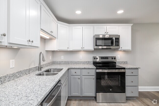 2BR, 1BA - 840SF - Kitchen