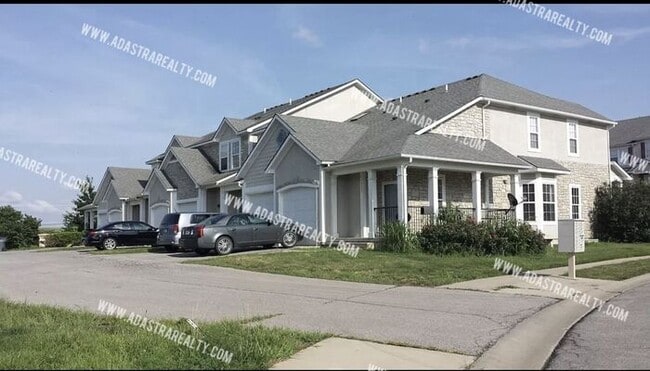 Photo - Beautiful and Spacious Olathe West Townhom...