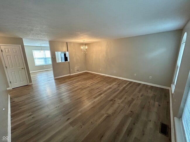 Photo - 3039 Armory Dr