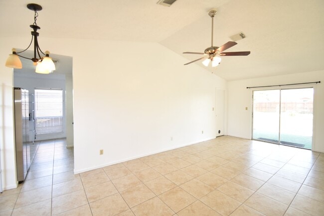 Photo - 6321 Lance St