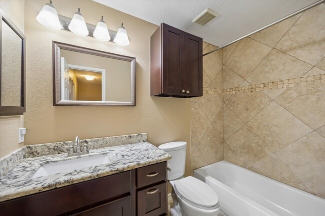 Photo - 9 E Willowood Ct
