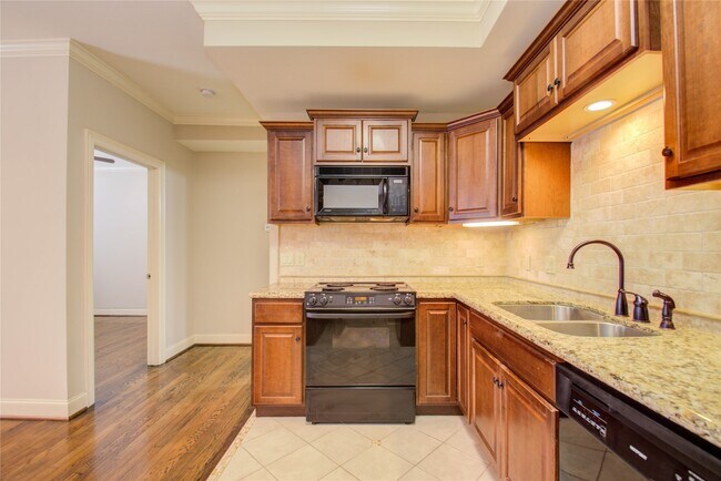 Photo - 6503 Mapleridge St Unit C