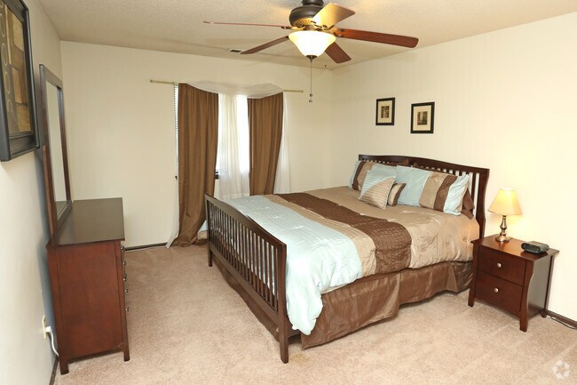 2BR, 2BA - 1,100 SF - Bedroom - Twin Oaks Apartments
