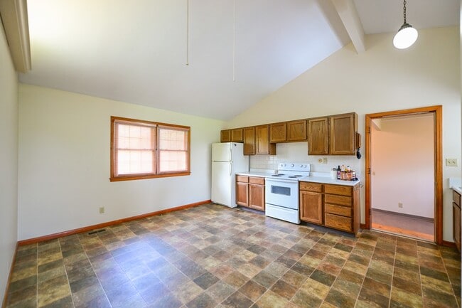 Photo - 4232 Chesser Rd