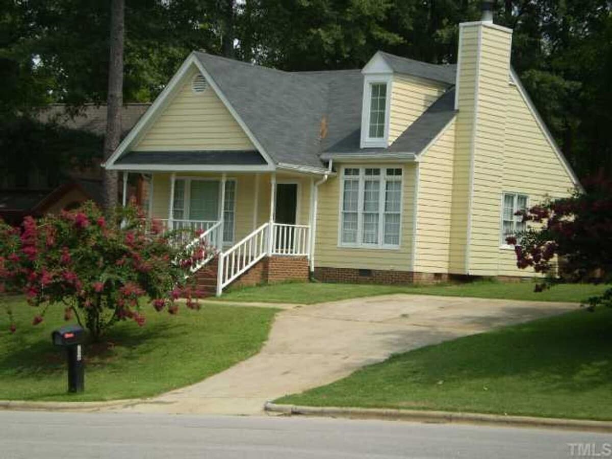 Photo - 126 W Holding Ave