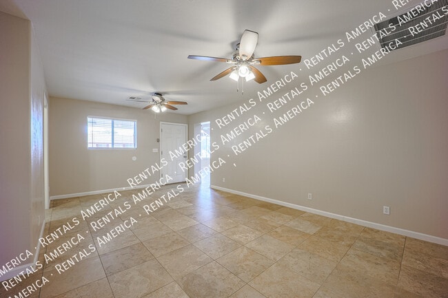 Photo - 771 E Laredo St