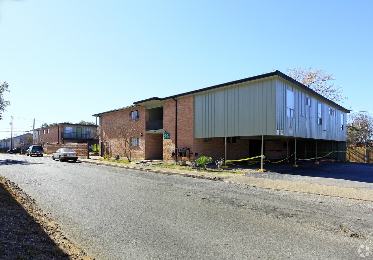 Photo - East Azul Apartments