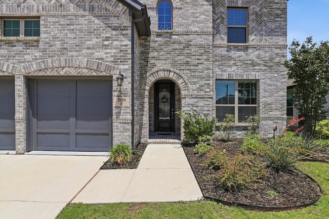 Photo - 509 Cedarwood St