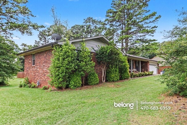 Photo - 135 Marilyn Dr E