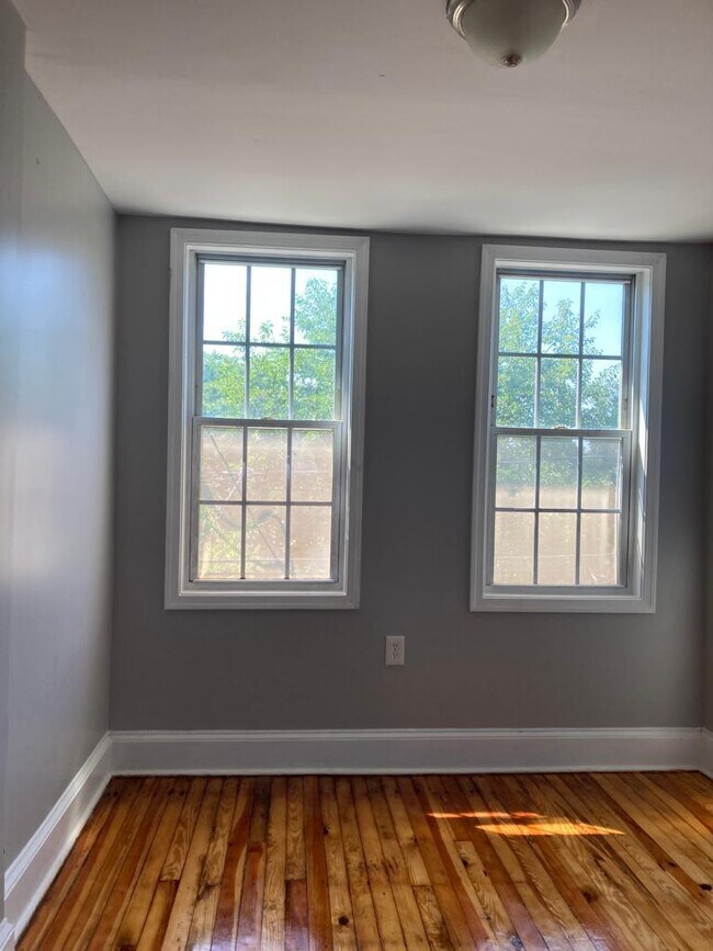 Photo - 2311 Lauretta Ave