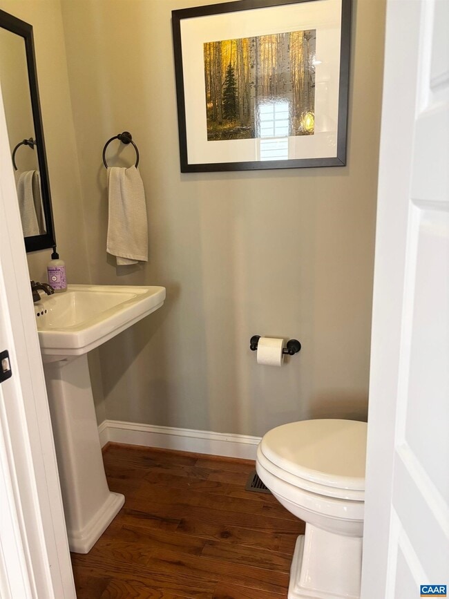 Photo - 270 Claremont Lane