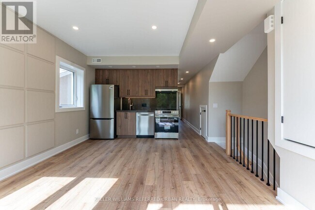 Photo - 352 Jones Ave