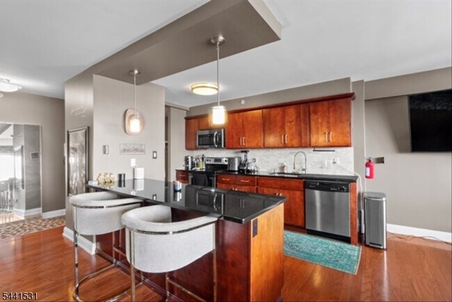 Photo - 60 Parkway Dr