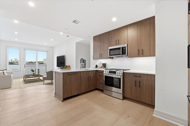 931 Madison St Unit 304