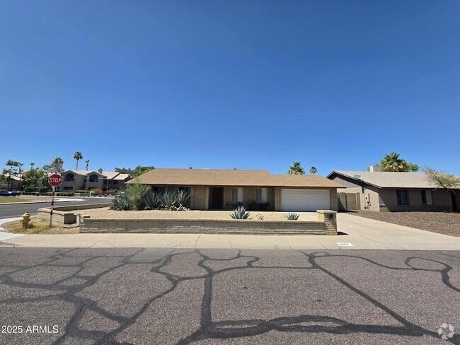Building Photo - 4402 E Pershing Ave Rental