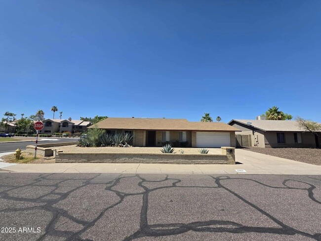 Building Photo - 4402 E Pershing Ave Rental