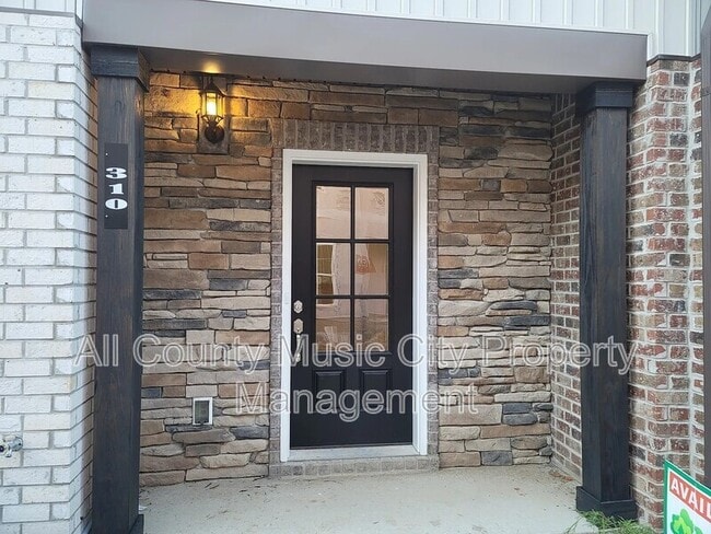 Building Photo - 310 Negri Ct