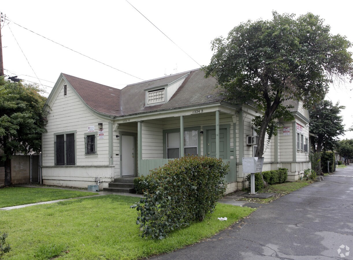 Photo - 1224 W 11th St