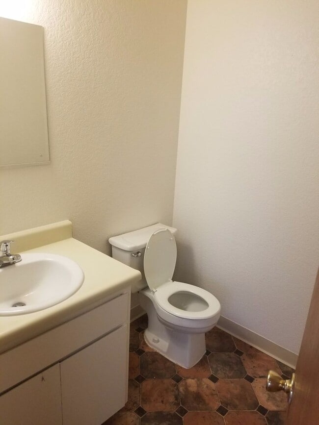 Photo - 315-320 19TH ST Unit 19TH ST 317