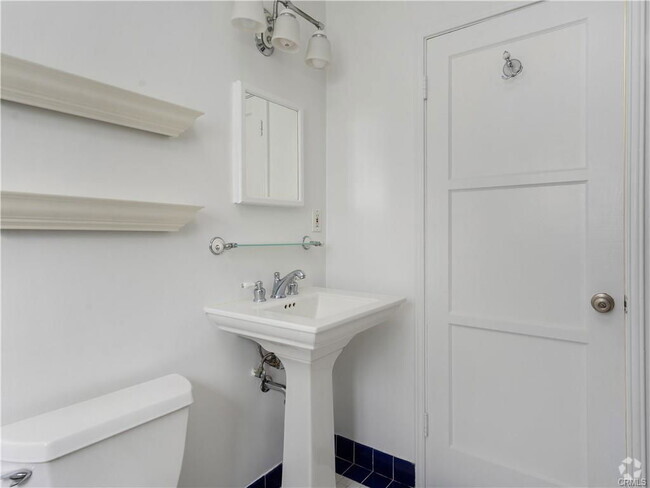 Building Photo - 6039 W 76th St Rental