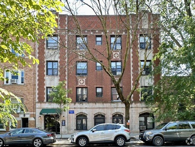 Building Photo - 638 W Barry Ave Rental