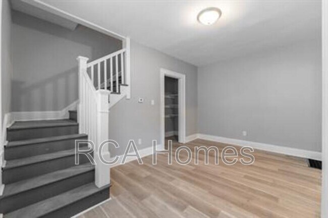 Photo - 1115 N Oxford St