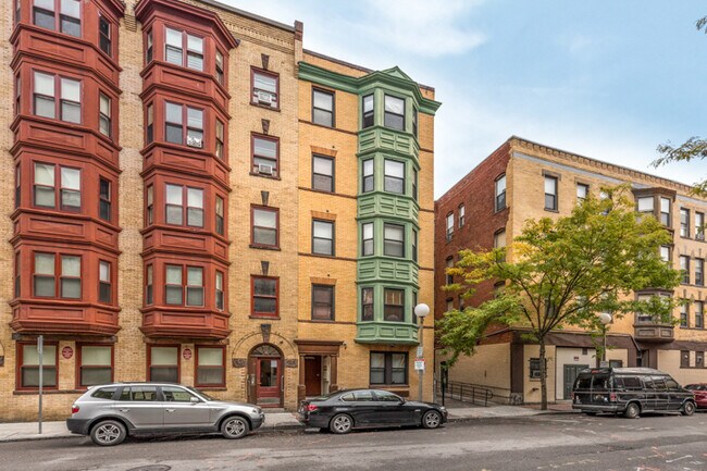 Photo - Two Bed Near Northeastern - No Fee