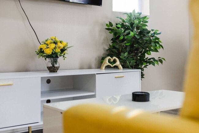 Photo - 1523 S East St Unidad ID1342436P