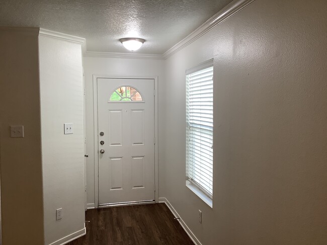 Photo - 16977 Scenic Knoll