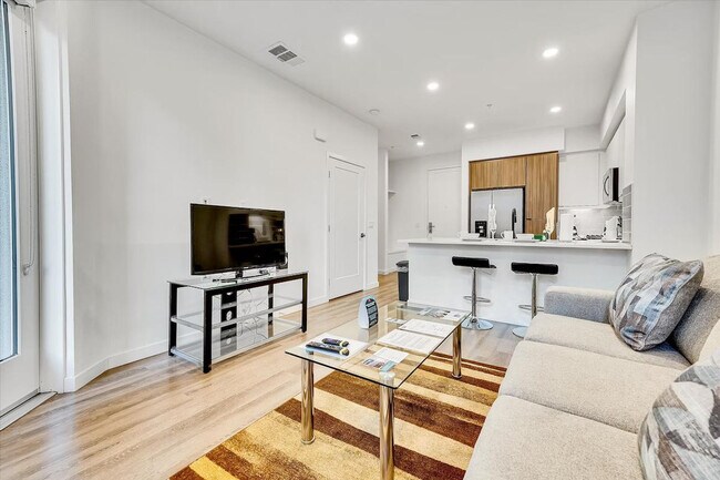 Photo - 593 Camino De La Reina Unit ID1343834P