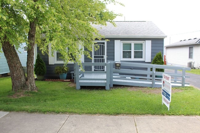 Building Photo - Cute 1 BR Bungalow in the Heart of Brownsburg!