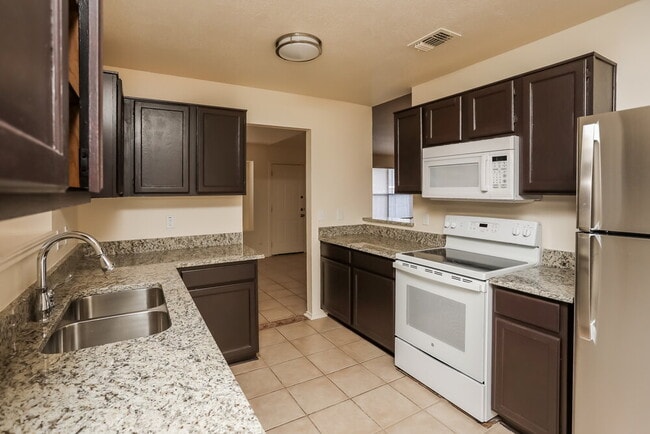 Photo - 916 Richards Dr