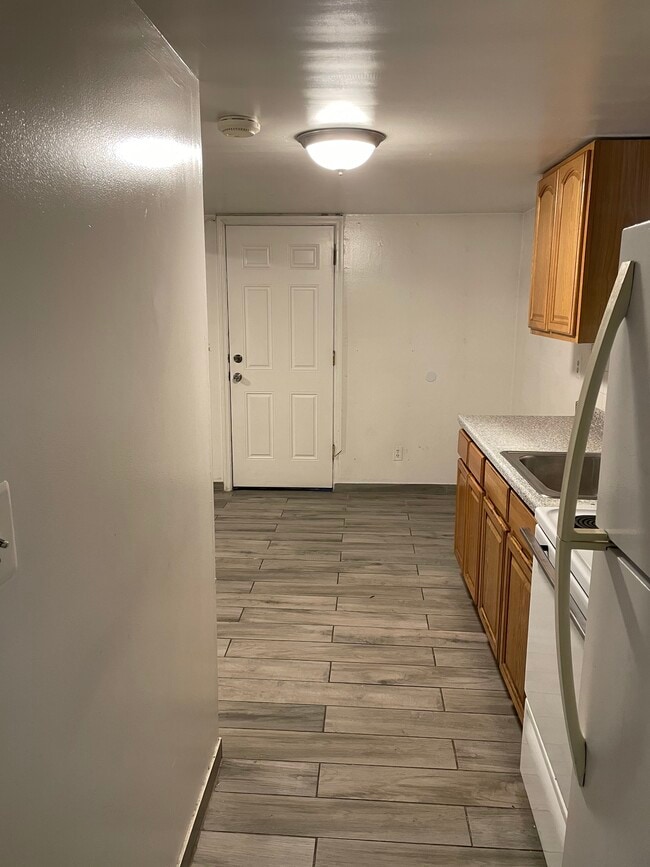 Photo - 3985 Saxon Ave